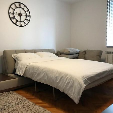 Appartement Apartament Sanda à Turda Extérieur photo