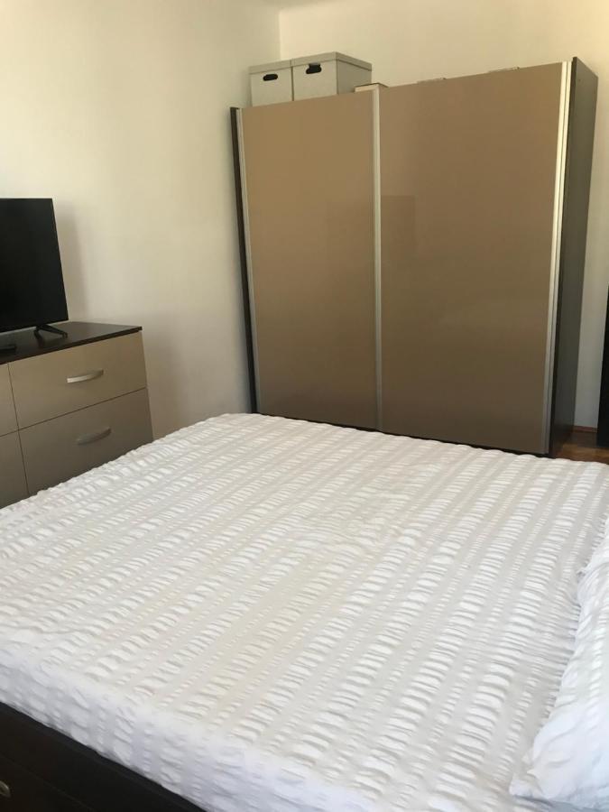 Appartement Apartament Sanda à Turda Extérieur photo