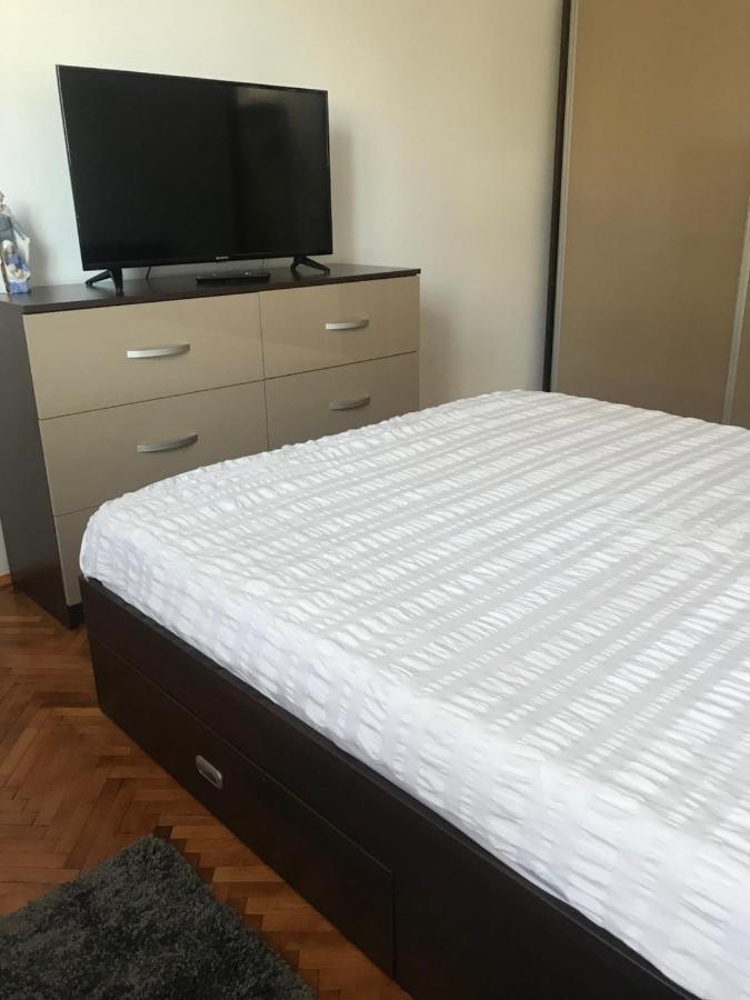 Appartement Apartament Sanda à Turda Extérieur photo