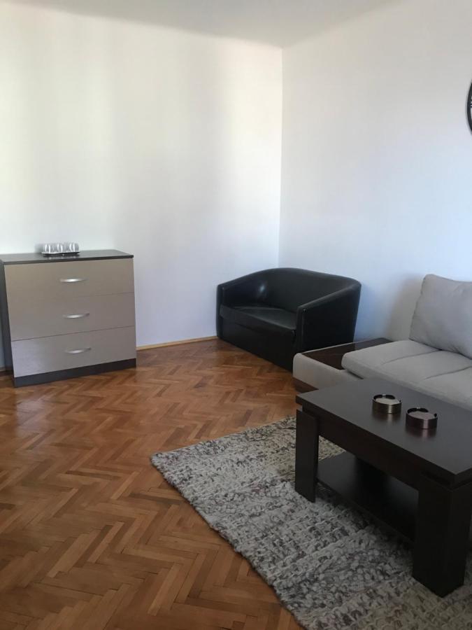 Appartement Apartament Sanda à Turda Extérieur photo